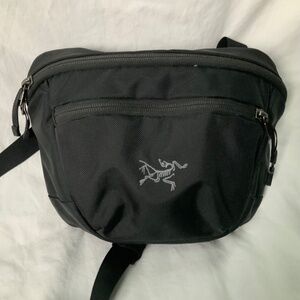 Black Arc’teryx Maka II Waist Pack (NWT condition)